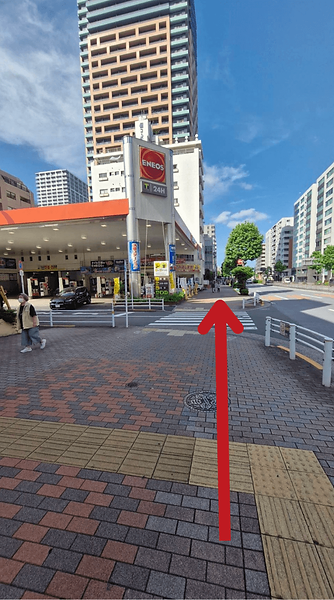 Step 1: Take Exit 4 from Tsukishima Station (Y21) on the Tokyo Metro Yurakucho Line. After exiting, go straight with the gas station on your left.